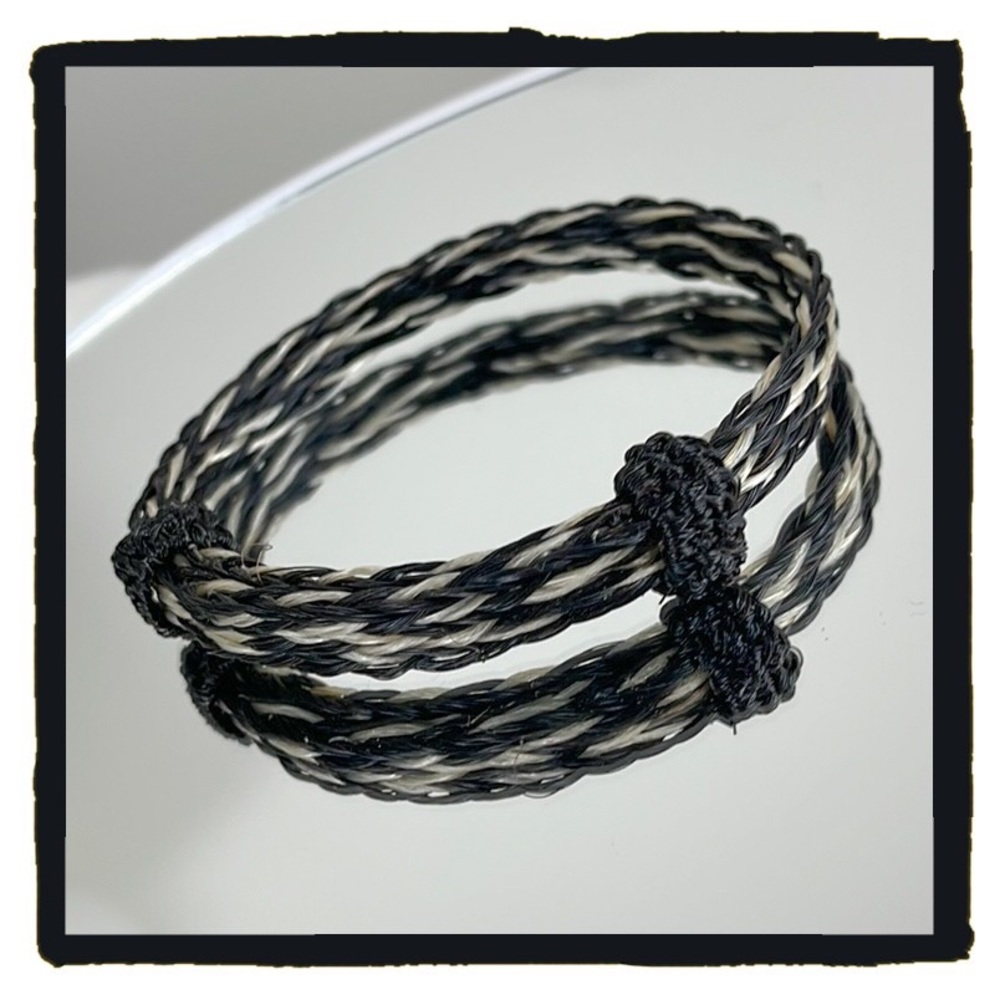 💕Beautiful Black and Cream Braided Straw bracelet adjustable💕